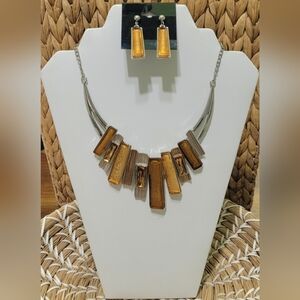 Elegant Topaz And Cognac Bar Necklace And Earring Set New